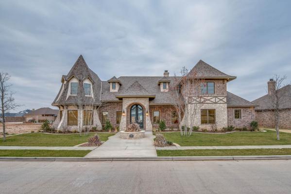 Exterior of beautiful custom home in Lubbock, Texas.
